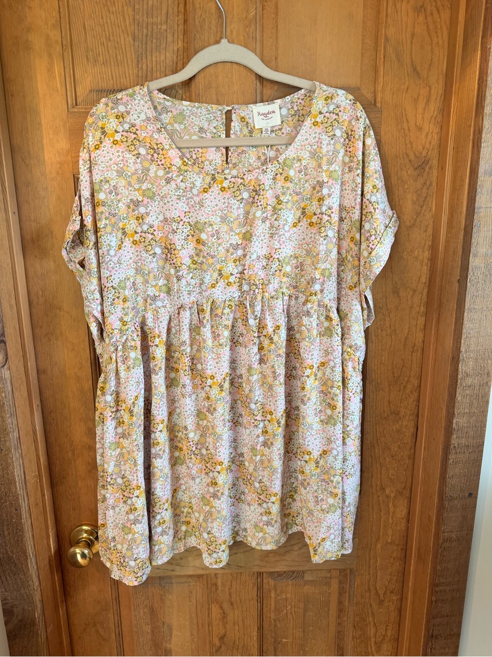 Hayden Los Angeles Ditzy Floral Babydoll
Blouse - Size 3X NWTs - Picture 3 of 12